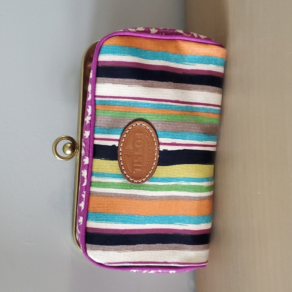 FOSSIL• 'Key-Per' Frame Cosmetics Case Striped Retro
